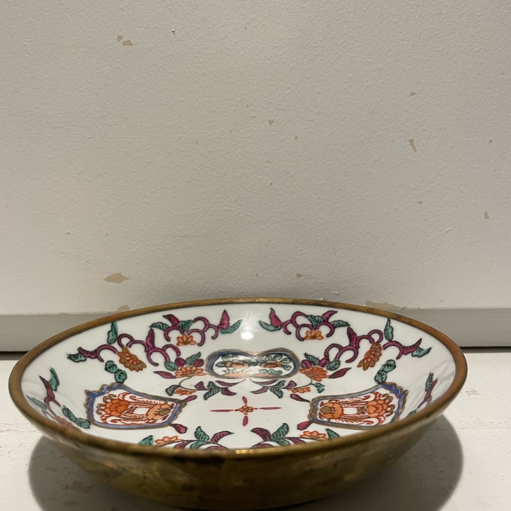 🇨🇳Vintage Chinese Hand Painted Porcelain Brass Encased Bowl - Picture 2 of 9